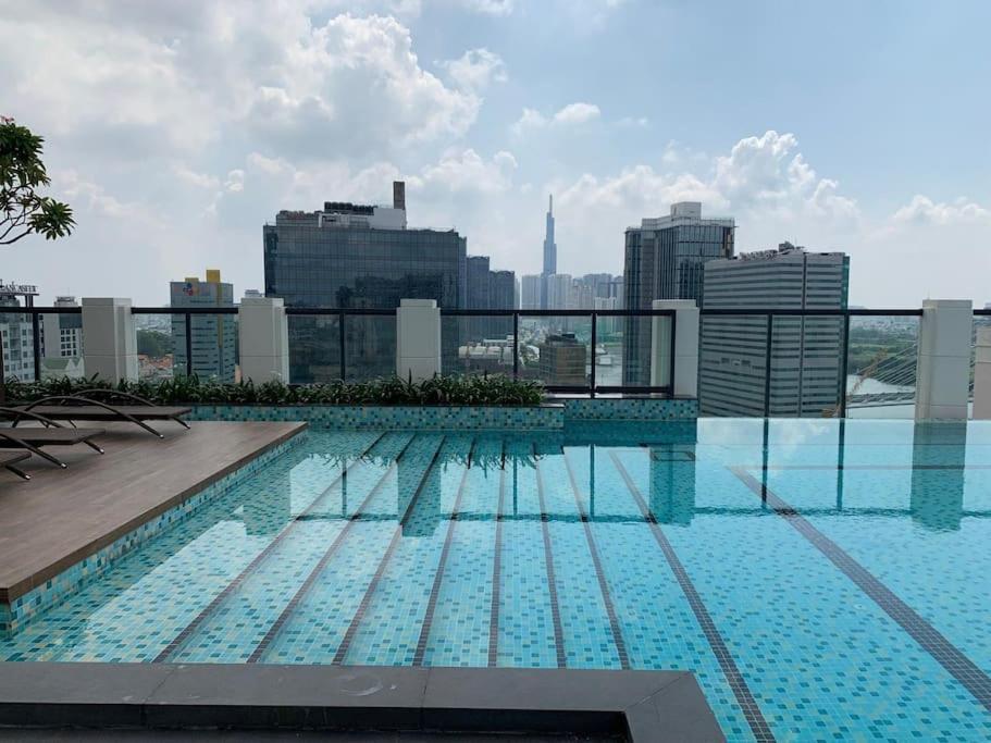 The Rixx Lovely Apartment@D1/Pool/Gym/Netflix Ho Chi Minh City Exterior photo