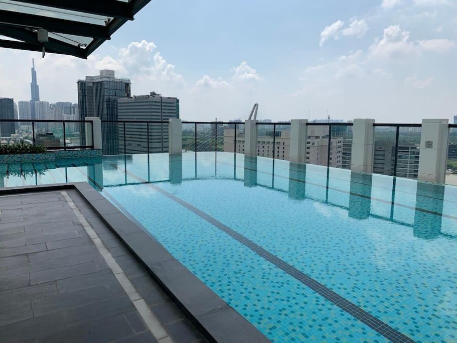 The Rixx Lovely Apartment@D1/Pool/Gym/Netflix Ho Chi Minh City Exterior photo