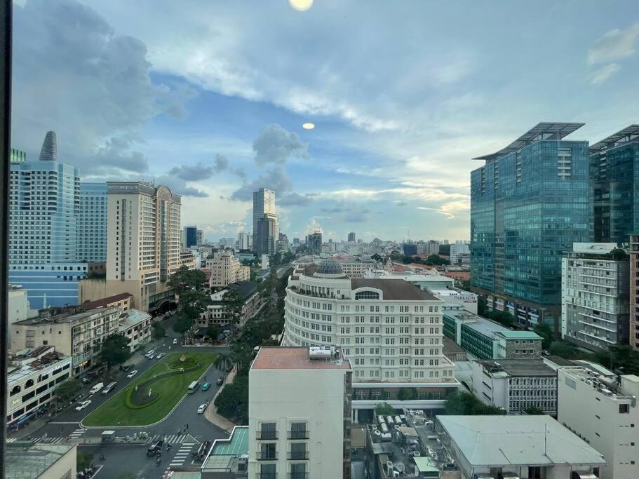 The Rixx Lovely Apartment@D1/Pool/Gym/Netflix Ho Chi Minh City Exterior photo